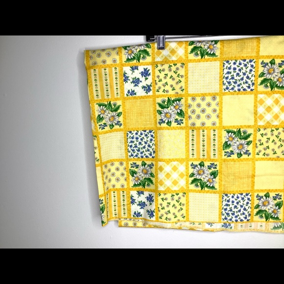 < Vintage Floral Print Cloth Material > - Picture 2 of 5